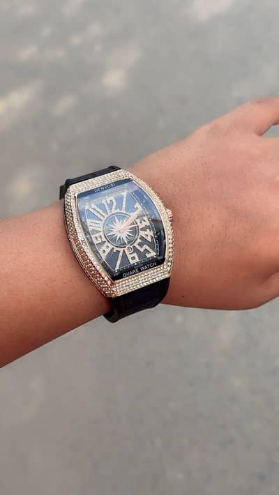 watch 10/10 condition only used 4 month only serious buyers