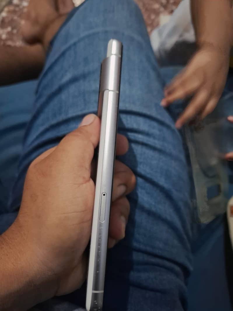 Google Pixel 7 4
