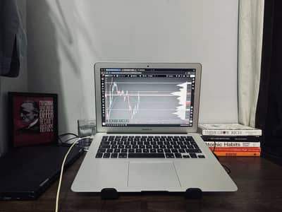 MacBook Air 2017 9.5/10 condition 256gb