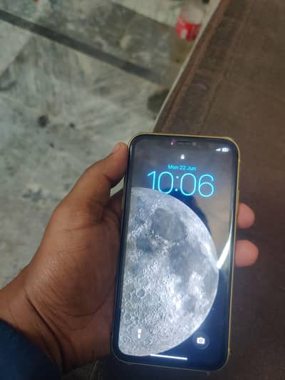 Apple iPhone 11 (64GB) (93% battery)