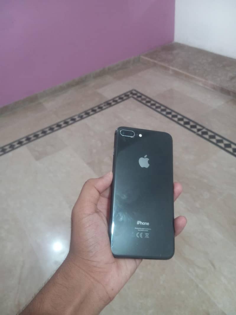 Apple iPhone 8 Plus 2
