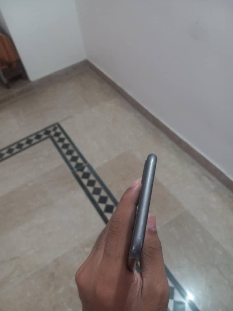 Apple iPhone 8 Plus 5