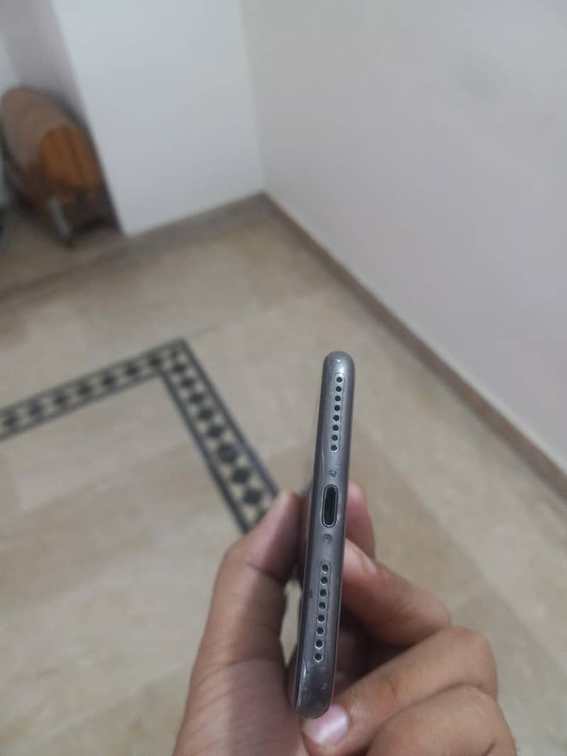 Apple iPhone 8 Plus 6