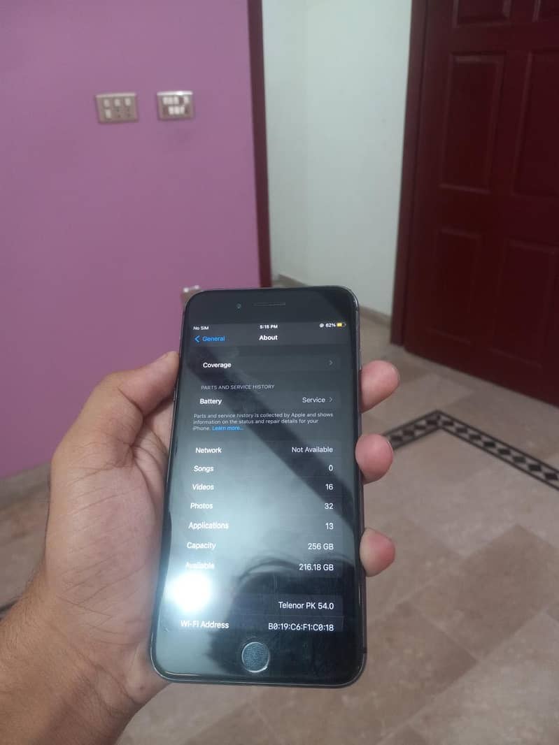 Apple iPhone 8 Plus 11