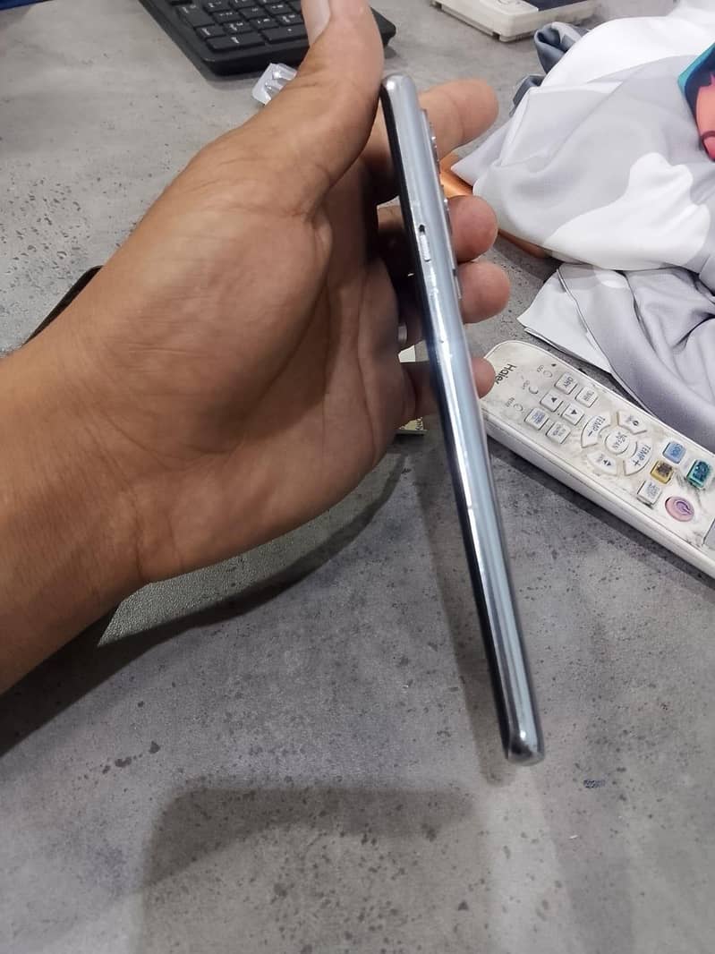 One Plus 9 Pro 6