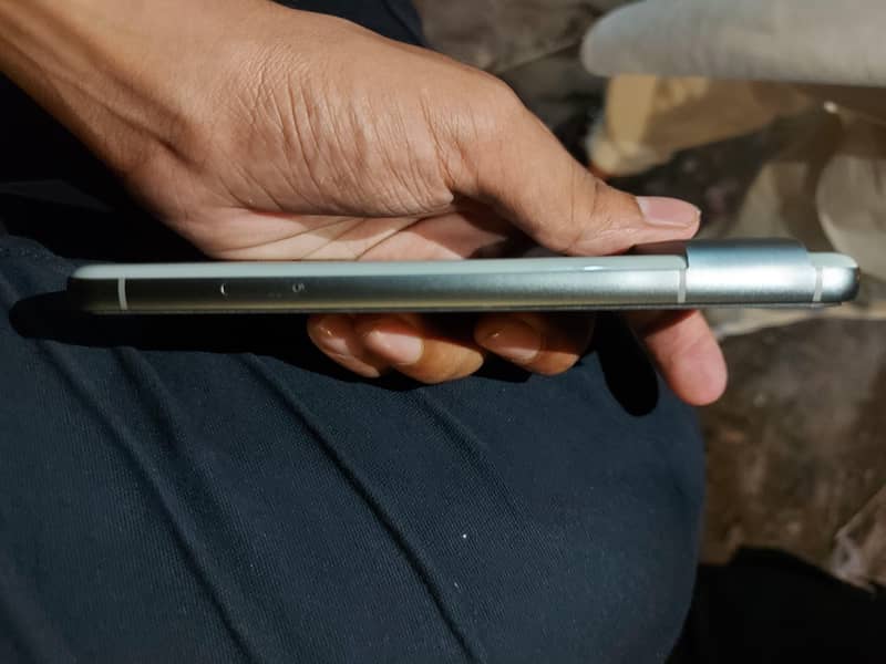 Google Pixel 8 2
