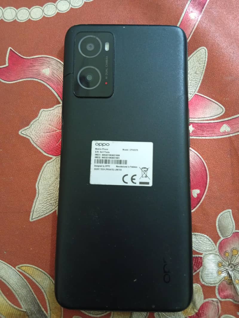 OPPO A76 1