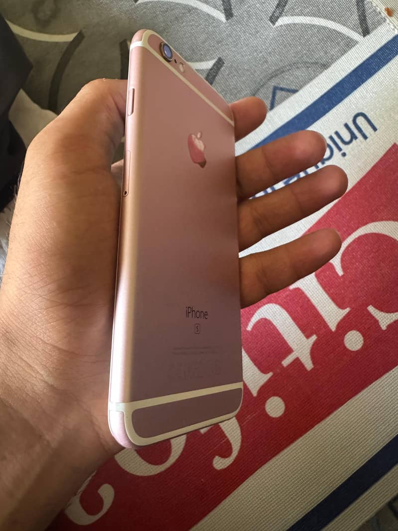 Apple iPhone 6S 4