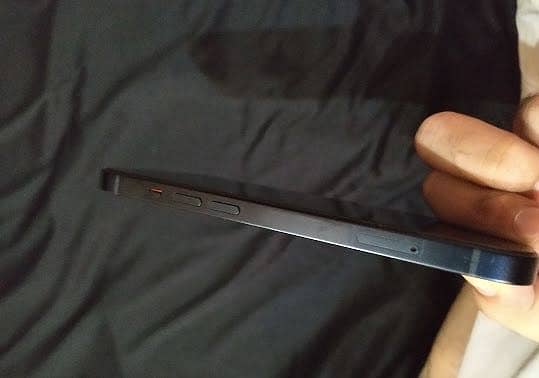 Apple iPhone 13 2