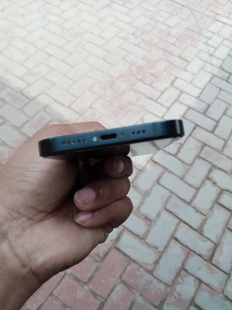 iPhone 13 5