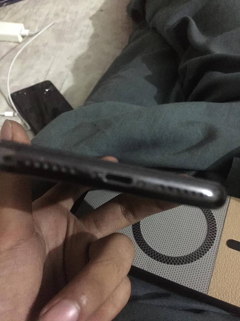 Apple iPhone X 2