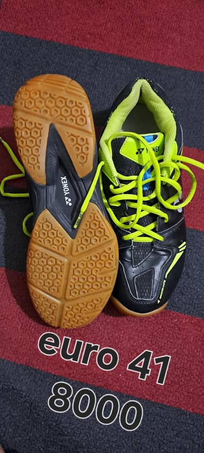 sports shoes