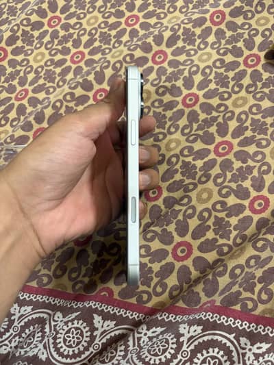 Apple iPhone 16 Plus FU white color