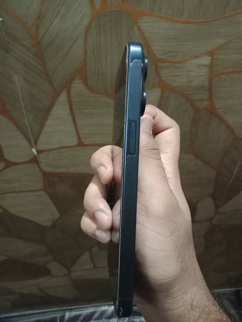 iPhone 15 pro max 4