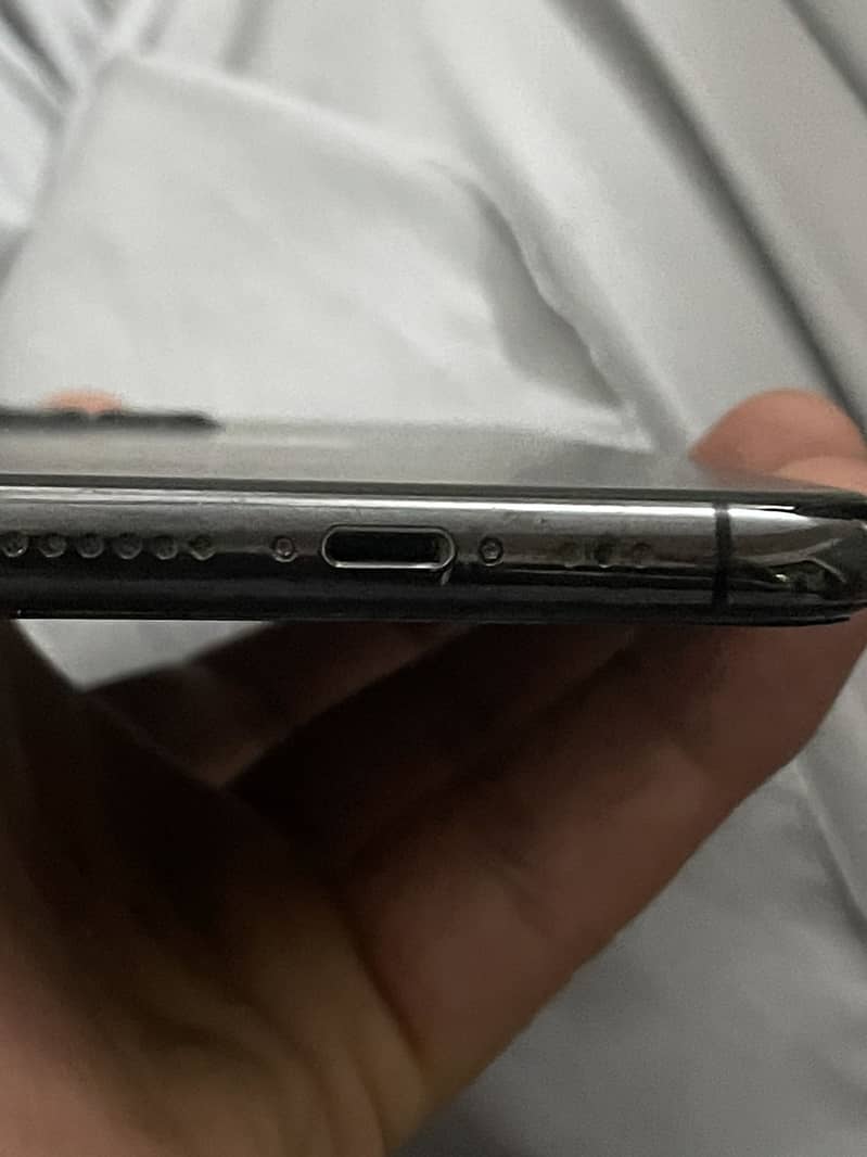 Apple iPhone 11 Pro 1