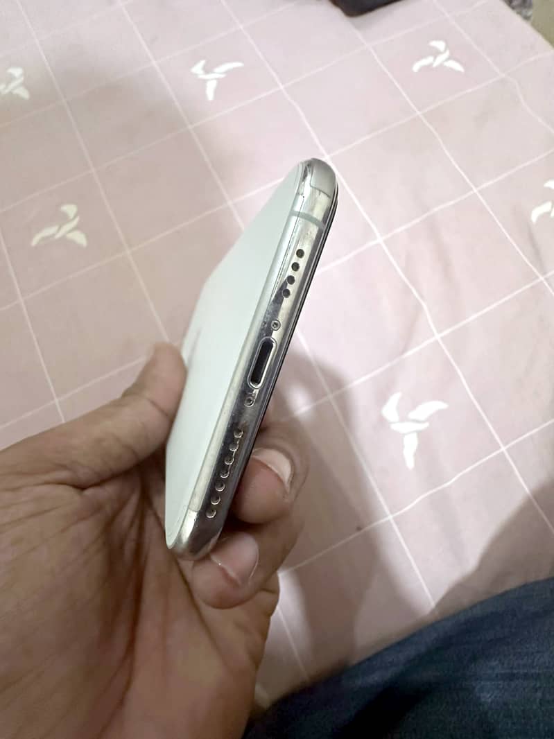 Apple iPhone 11 Pro Max 5