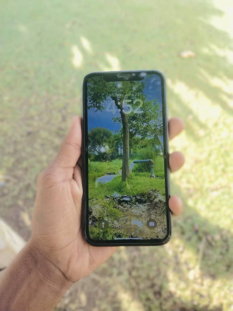iPhone 11 5