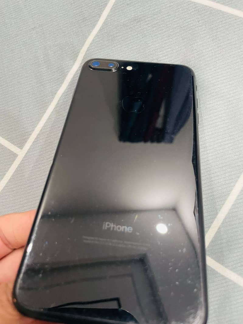 Apple iPhone 7 Plus 3