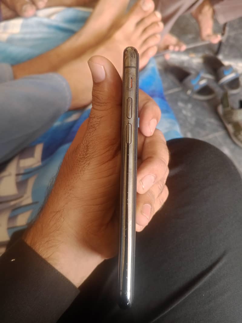 Apple iPhone X 3