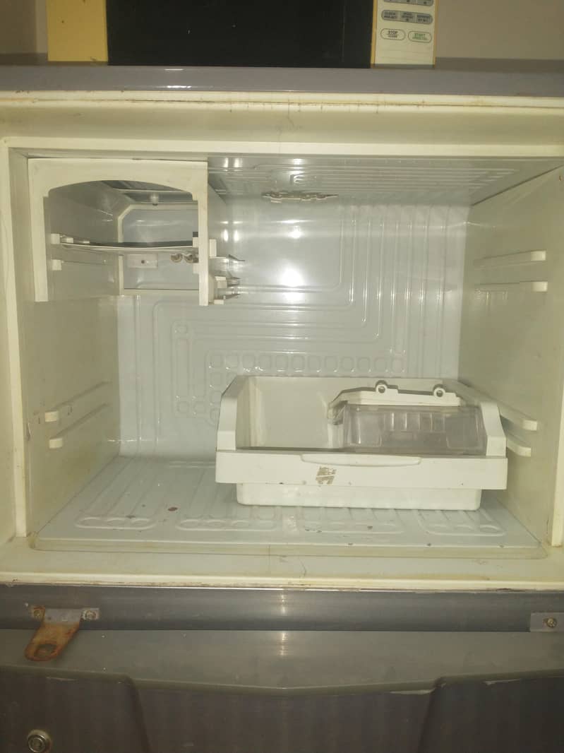 waves refrigerator 2