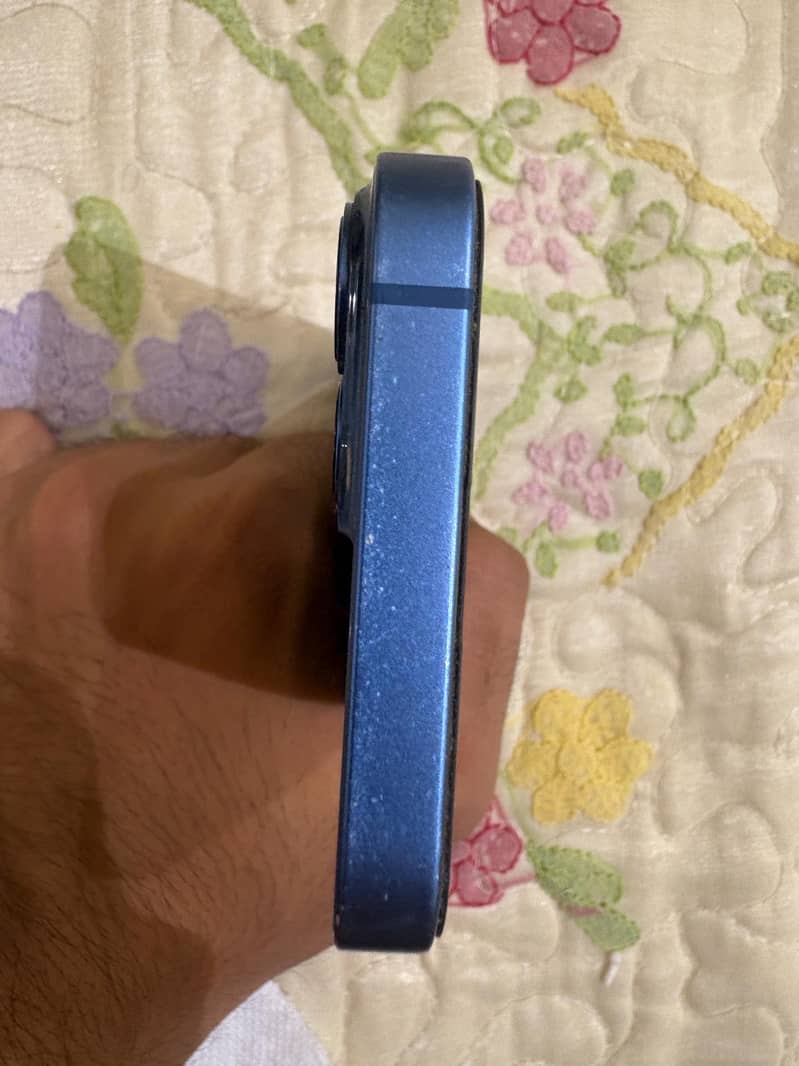 iPhone 13 mini 4