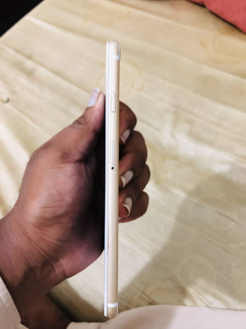 Apple iPhone 6 Plus 3