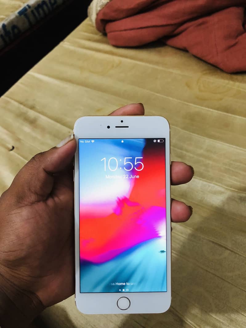 Apple iPhone 6 Plus 4