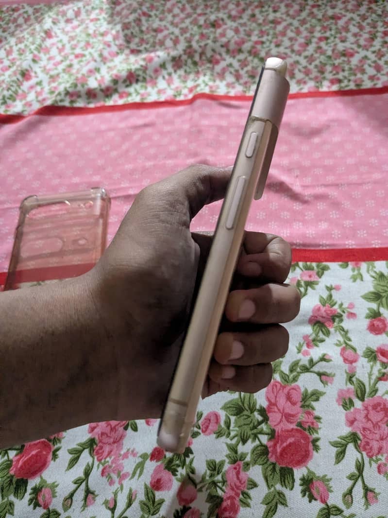 Google Pixel 8 4