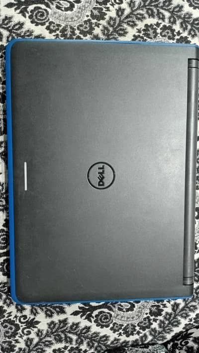 Dell latitude 3340 core i3 4th gn good condition, Charger included