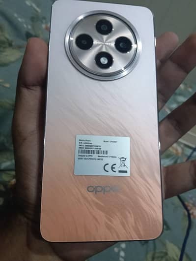 OPPO Reno 12f