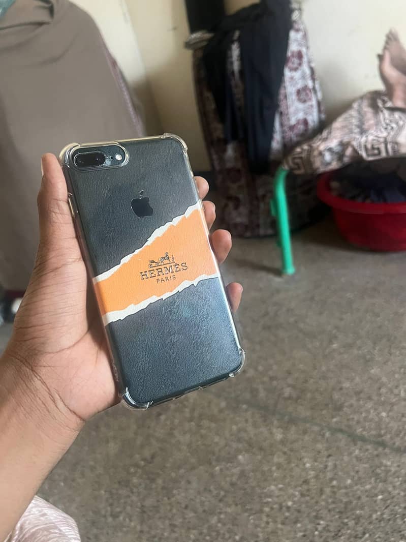 Apple iPhone 7 Plus 2