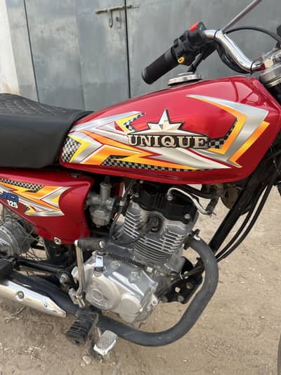 Unique UD 125 2025