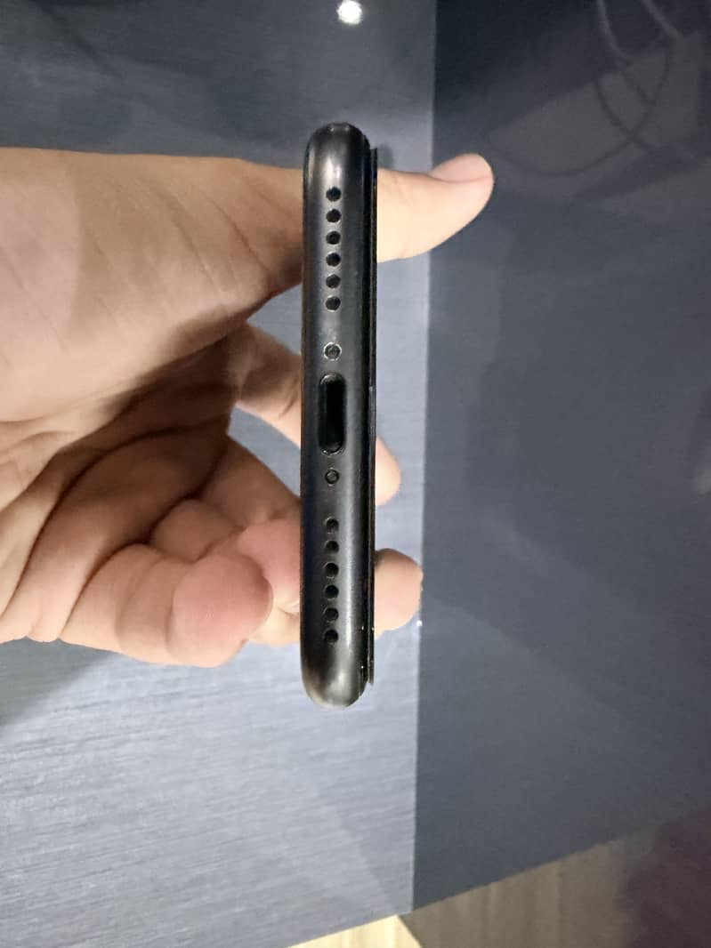 Apple iPhone 8 3