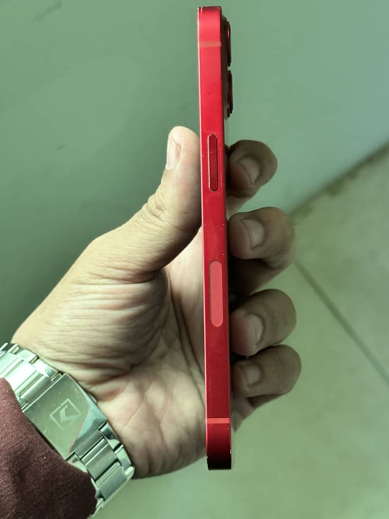 Apple iPhone 13 4