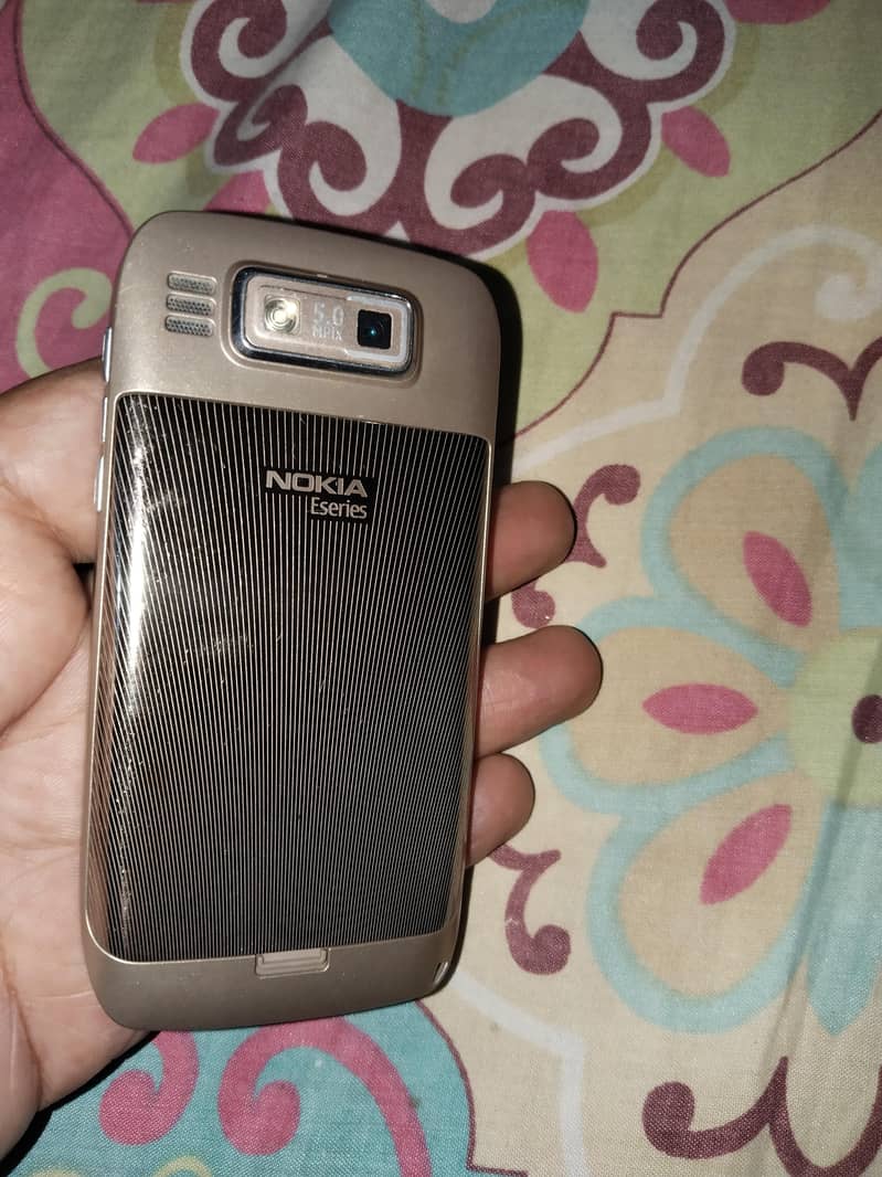 Nokia E72 2