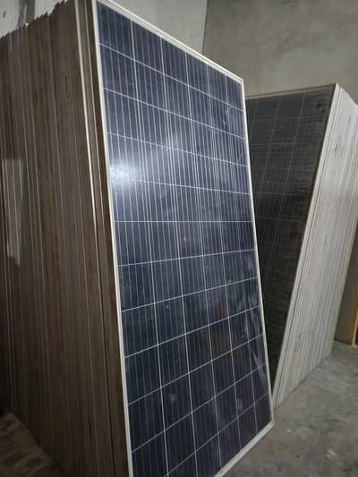Trina solar panels 325 watt quantity available