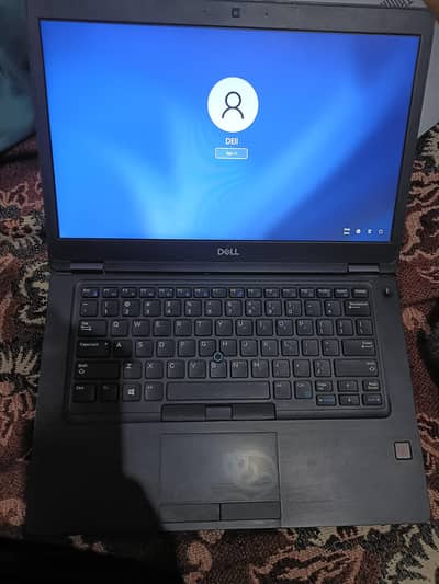 Dell laptop 10/10 condition 8/256