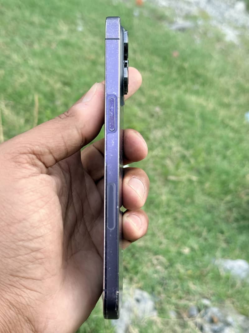 iPhone 14 Pro Max 2