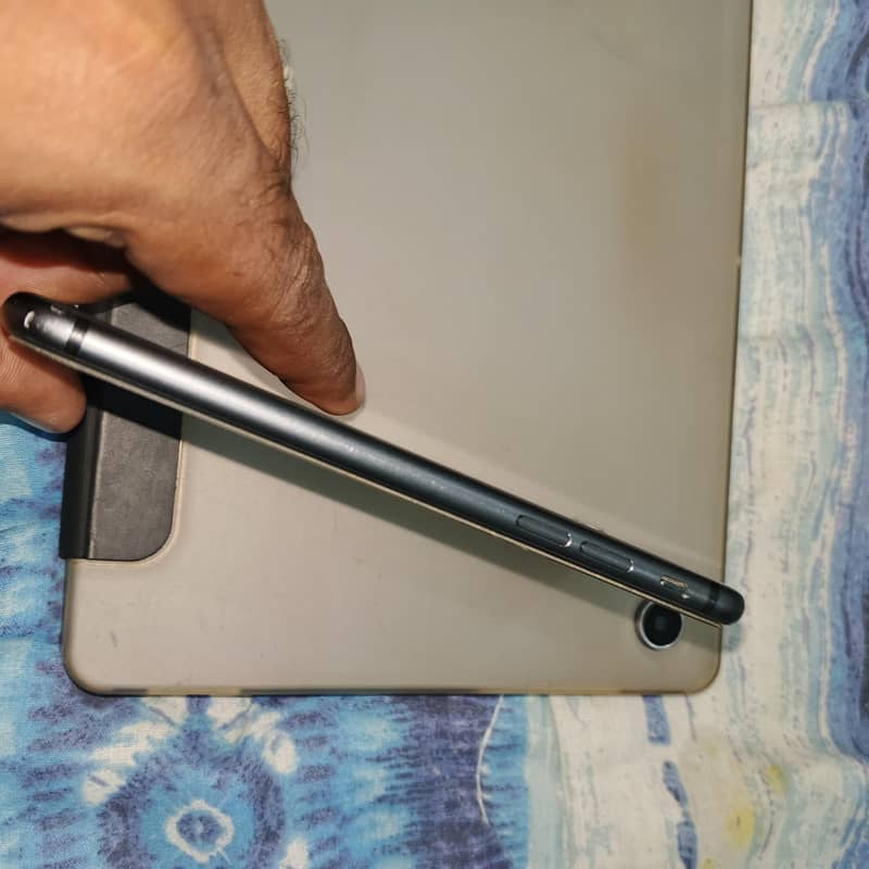 Apple iPhone 8 3