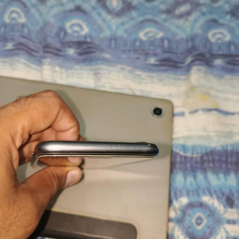 Apple iPhone 8 6