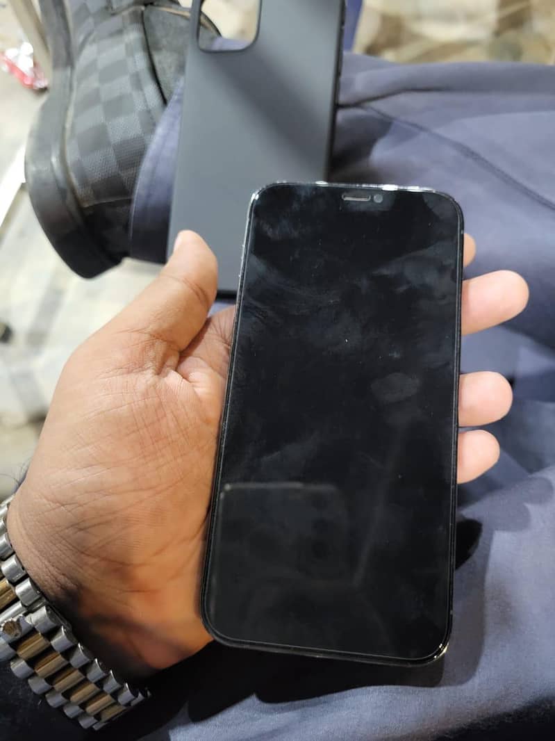 iphone 12 pro 2