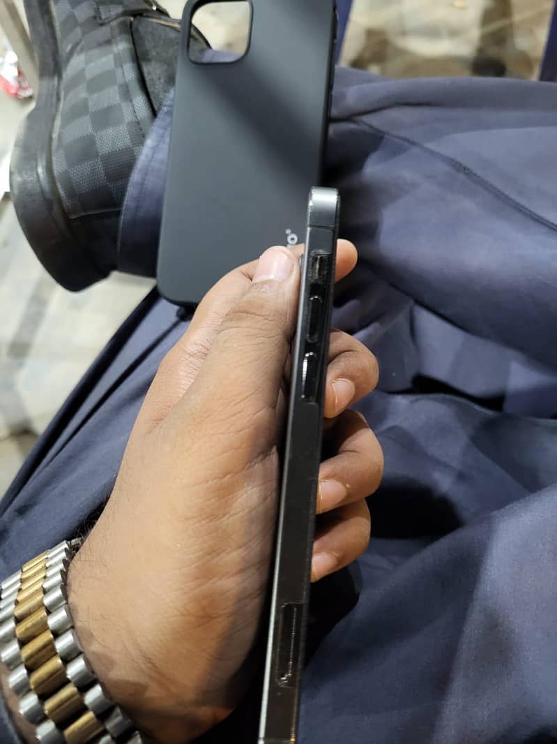 iphone 12 pro 3