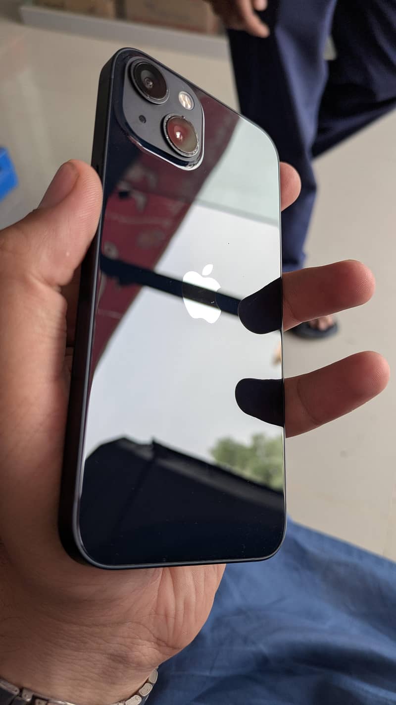 Apple iPhone 13 2
