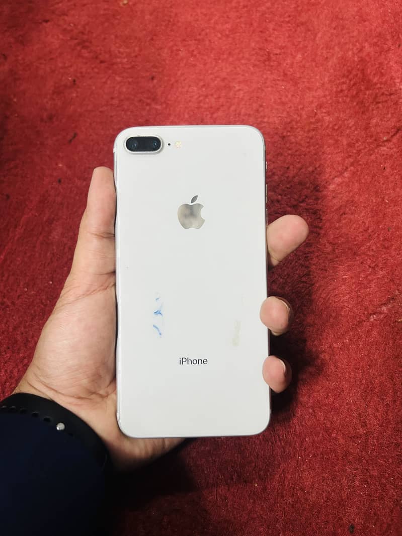 Apple iPhone 8 Plus 0