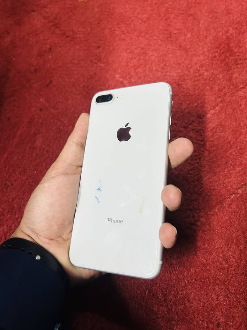 Apple iPhone 8 Plus 5