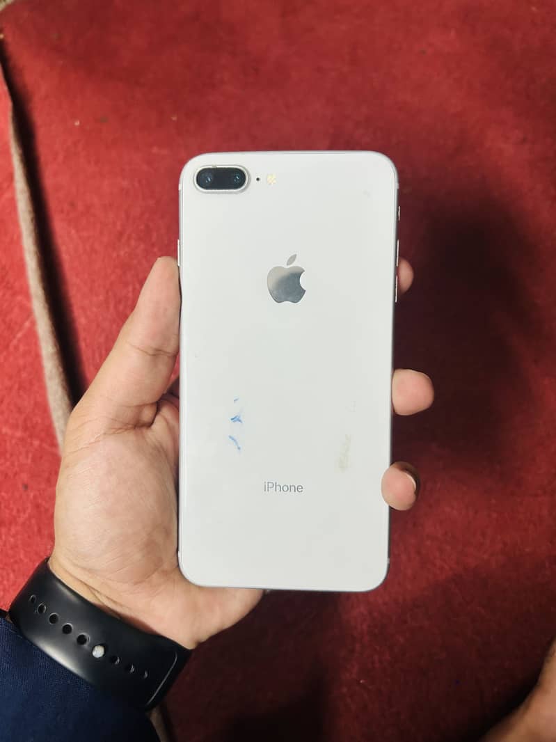 Apple iPhone 8 Plus 6
