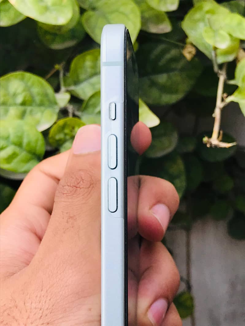 Apple iPhone 15 plus 3