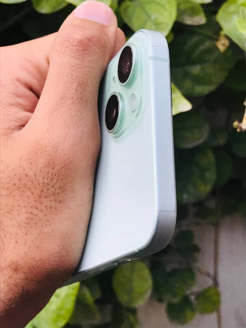 Apple iPhone 15 plus 6