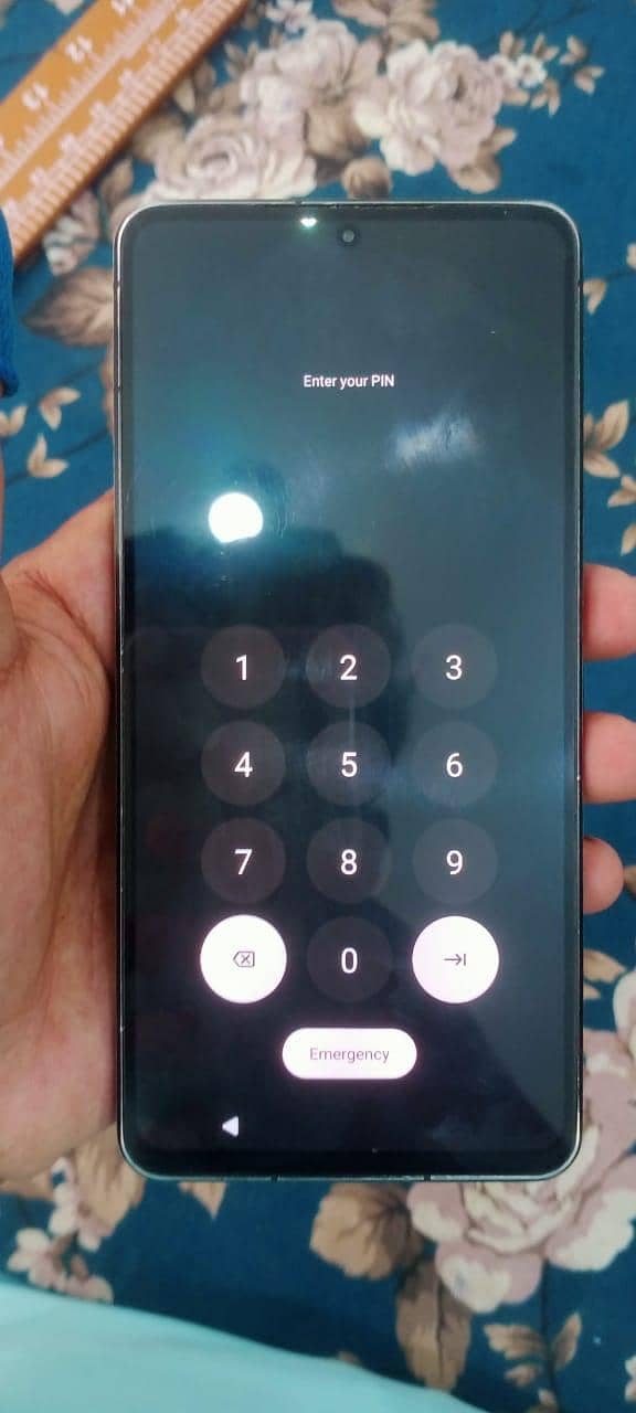 Sharp Aquos R7 1