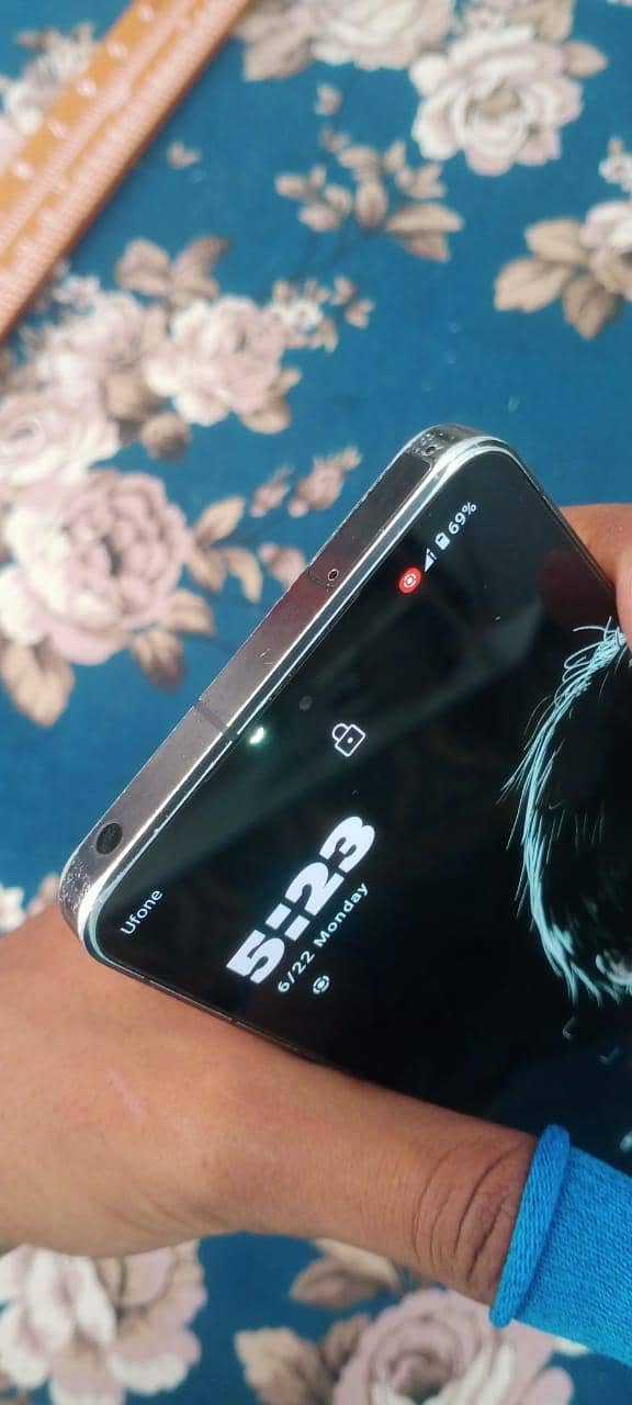 Sharp Aquos R7 2